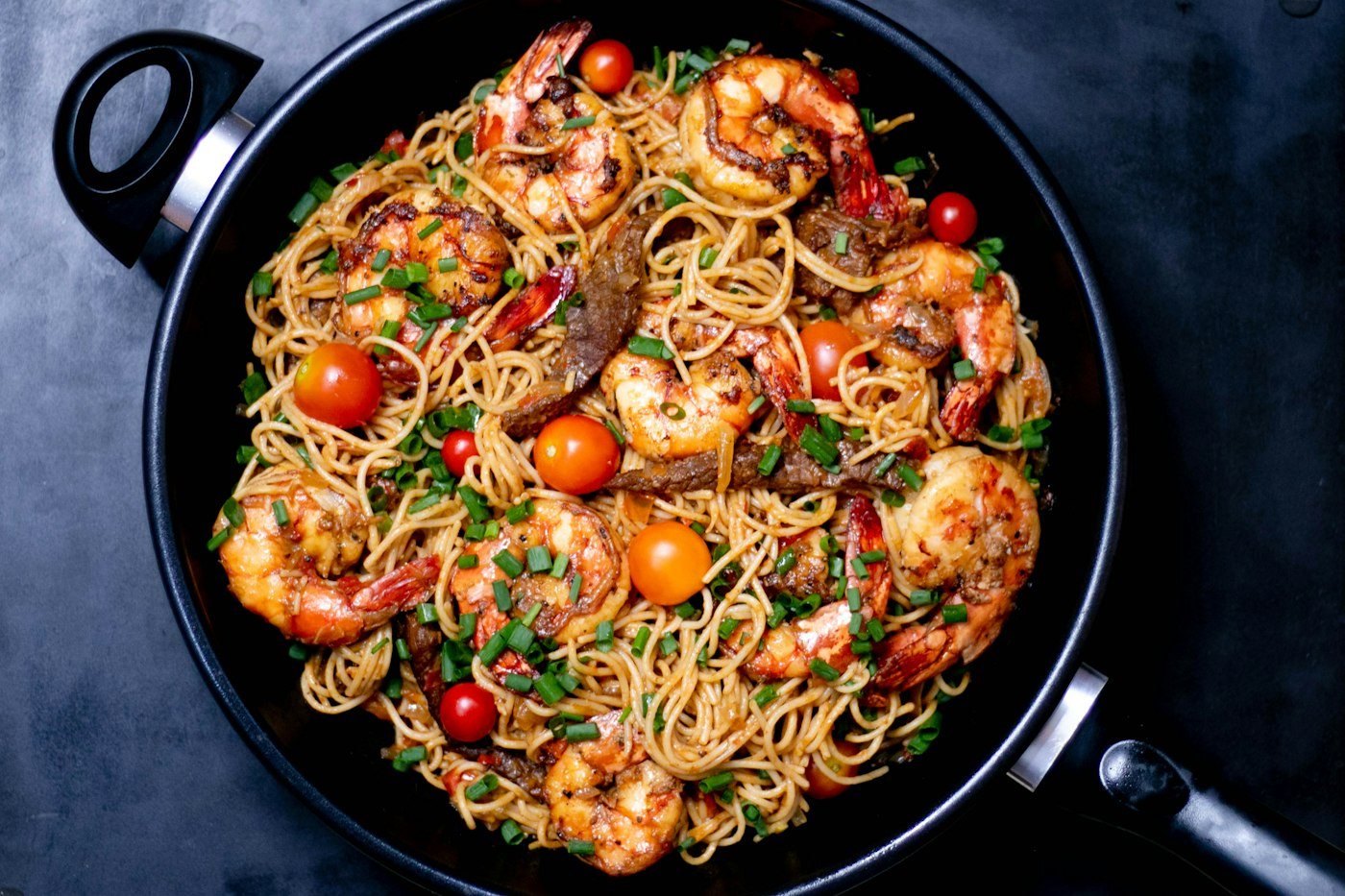 15-Minute Garlic Butter Shrimp Spaghetti